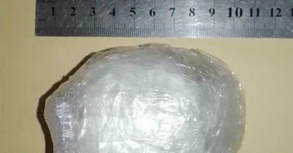 Подозрительное вещество было изъято и передано на экспертизу.