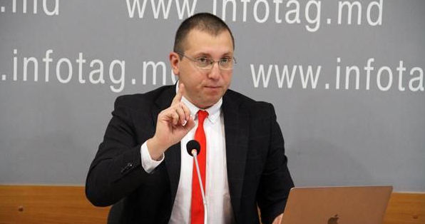 Григорчук: Власти убирают прокуроров, как только те выходят на группировку Плахотнюка.
