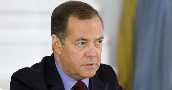 Медведев: В результате спецоперации с РФ стали считаться, как с СССР.