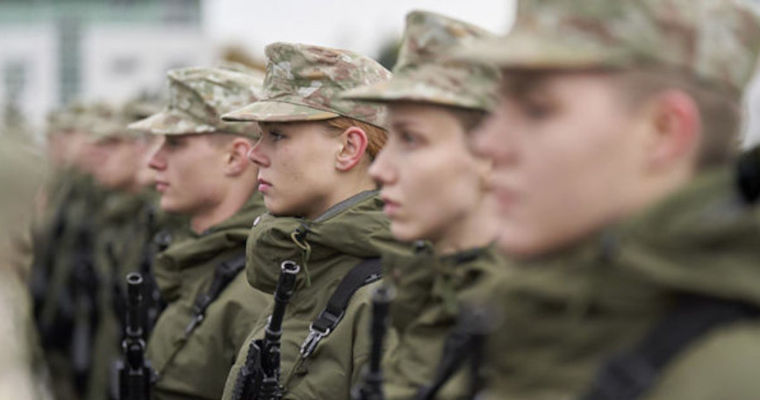 Lituania anunță trecerea la serviciul militar obligatoriu generalizat.