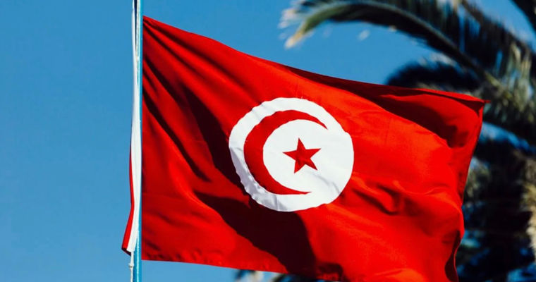 Peste 40 de opozanți, condamnați în Tunisia pentru trădare de patrie la pedepse de până la 66 de ani.