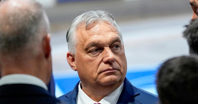 Евродепутаты обвинили Венгрию в создании лазеек для «российских шпионов».