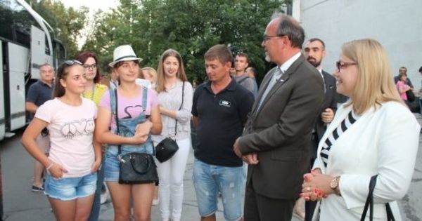 Перед отъездом дети получили пожелания счастливого пути от госсекретаря Анжелы Кутасевич и посла Румынии в Кишиневе Даниела Ионицэ.