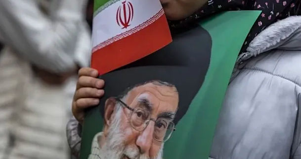 Iranul a amânat numirea noului lider din motive de securitate.
