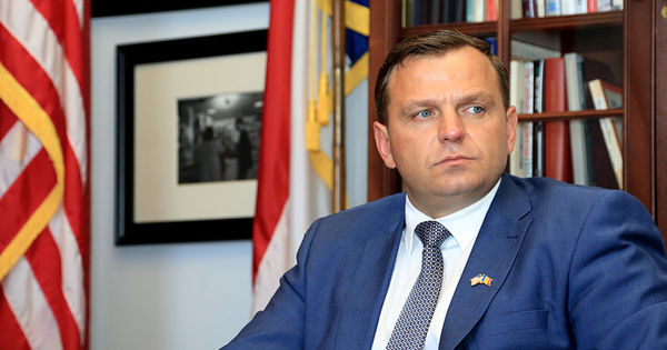 Cum este văzută candidatura lui Andrei Năstase de mai mulți deputați.