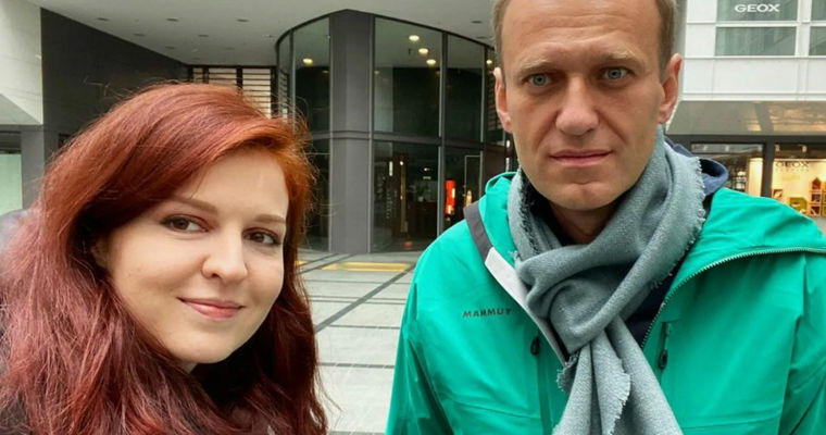 Пресс-секретарь Алексея Навального Кира Ярмыш подтвердила его смерть.