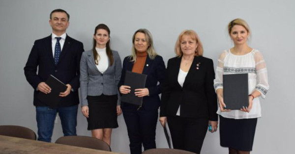 Подписан меморандум по предотвращению пищевых отходов.