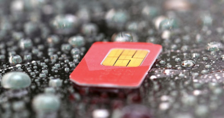 Власти ужесточают продажу SIM-карт из-за телефонных мошенников.