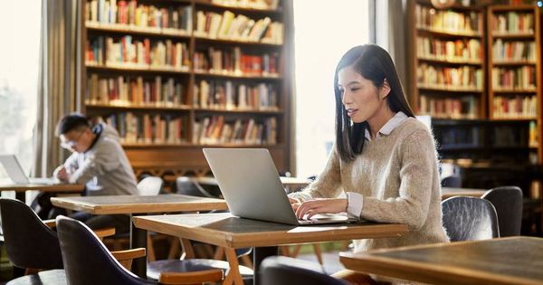 Microsoft закрывает LinkedIn в Китае из-за "сложной операционной среды".