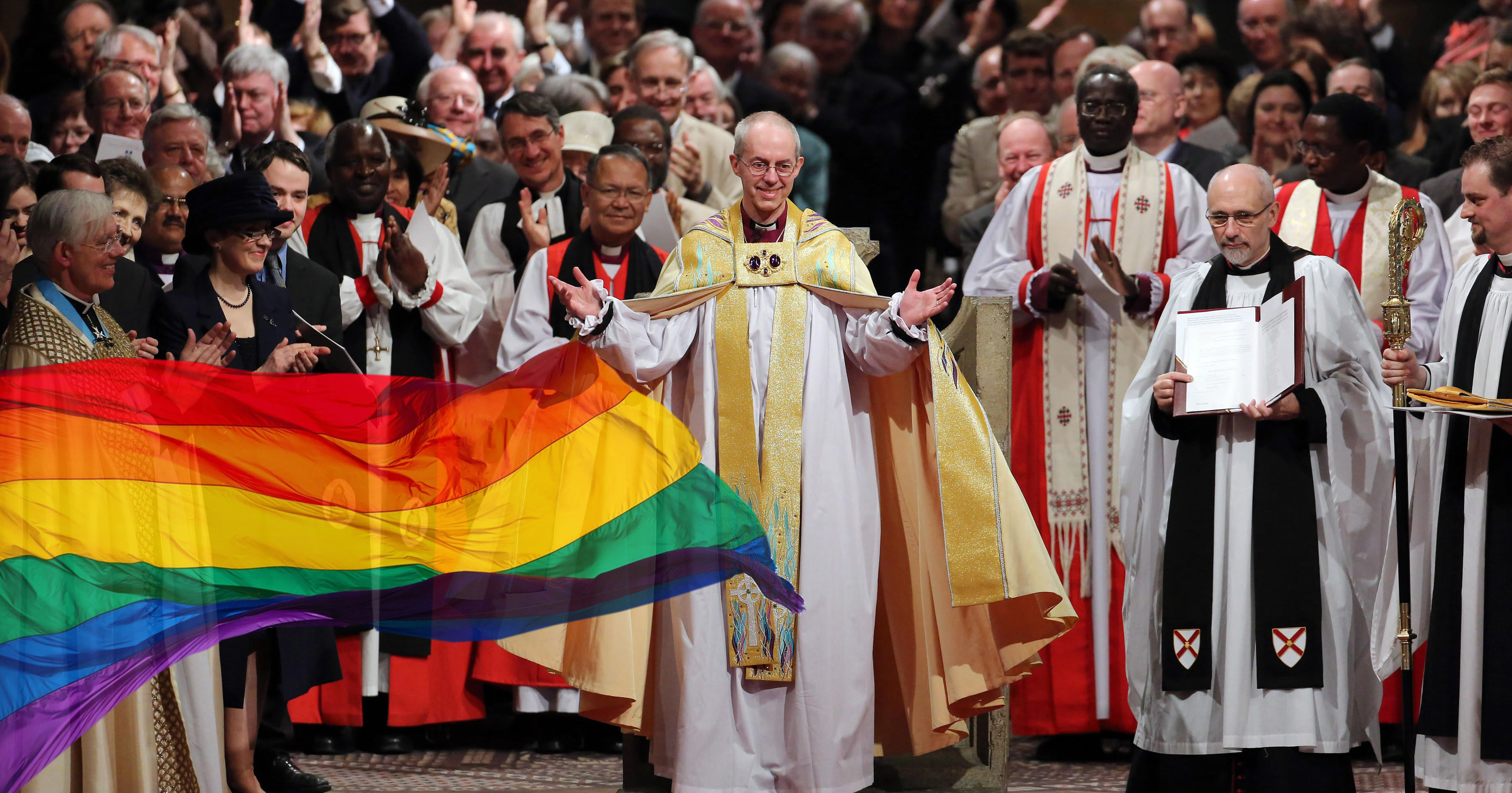 Англиканская церковь отказалась менять позицию относительно однополых ...
