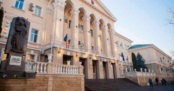МВД призвало сохранять спокойствие в связи с сообщениями о минировании зданий.