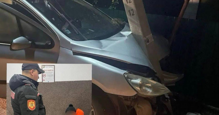 Accident la Bălți: Un șofer a intrat într-un stâlp de electricitate.