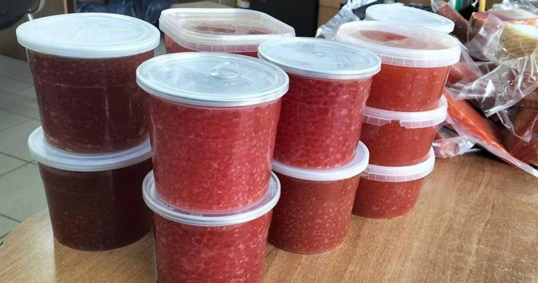 В Джурджулештах таможенники конфисковали 10 кг икры и 8 кг филе лосося .