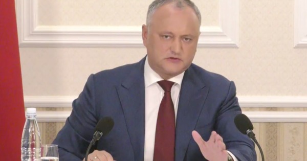 Президент отметил, что реакция Брюсселя и Вашингтона на отмену результатов прошедших  выборов в РМ была поверхностной и «беззубой».