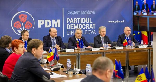Guvernul și conducerea Parlamentului s-au reunit la sediul PD