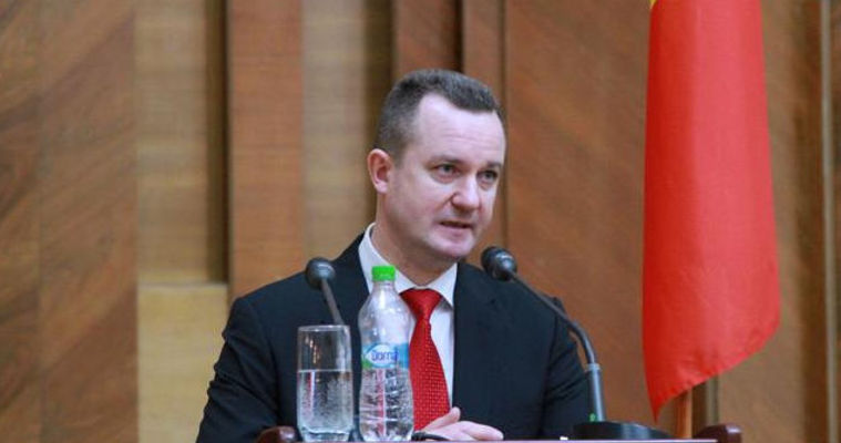 Судья Олег Мельничук будет привлечен к уголовной ответственности за сексуальные домогательства.