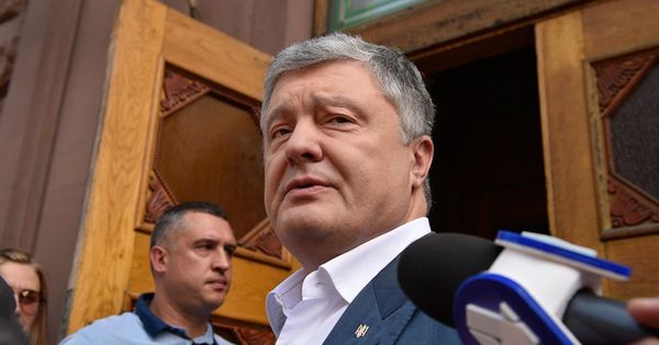 Порошенко получил повестки на следующие допросы.