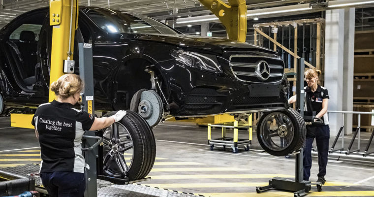 Mercedes может начать производство военной техники.