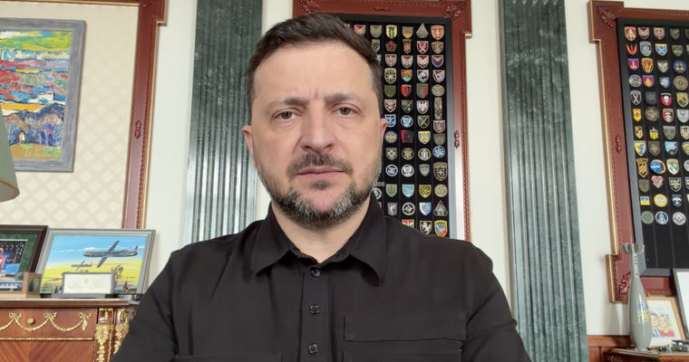 Зеленский: РФ неслучайно устроила массированную атаку во время визита Трампа в Китай.