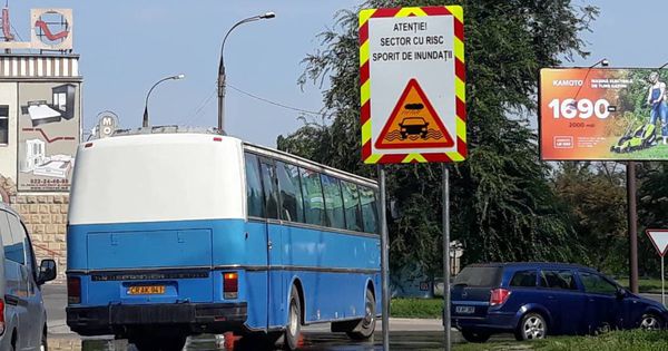 В Кишиневе установлены первые дорожные знаки риска затопления. Фото: zugo.md