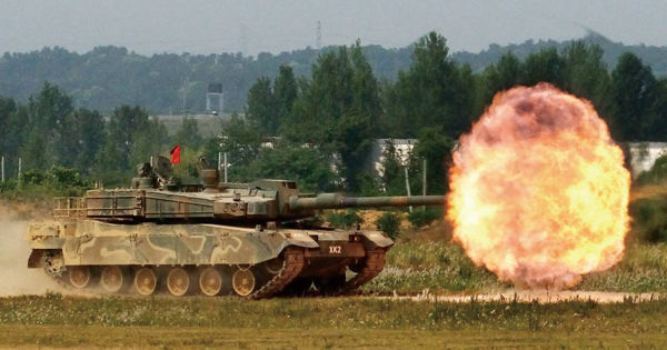 Польша закупит у Южной Кореи крупную партию танков, истребителей и другого вооружения.
