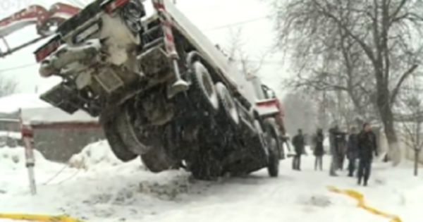 Scandal din cauza unei betoniere: Un cartier din Durleşti, fără lumină. Foto: protv.md