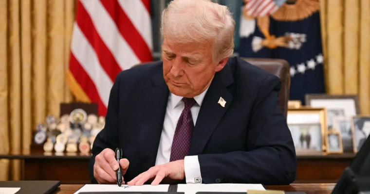 США выходят из 66 международных организаций.