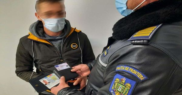 В Румынии на границе у молдаванина изъяли два поддельных документа