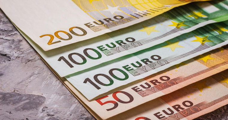 Liberalizarea operațiunilor valutare: Plafonul de 10.000 de euro ar putea fi eliminat.