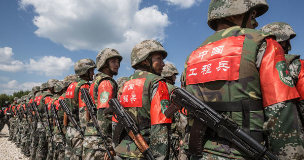 Китай начал масштабные военные учения