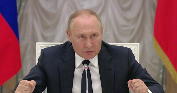 Путин считает, что нефтяное эмбарго ЕС не должно было стать неожиданным для компаний из РФ.