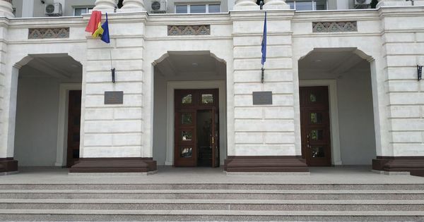 На должность врио генпрокурора претендуют 9 кандидатов.