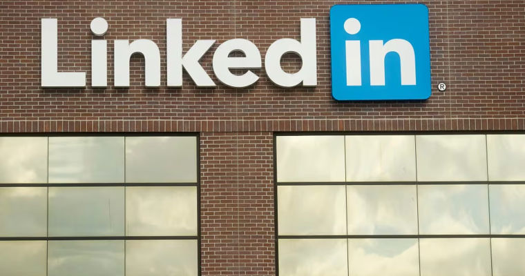 LinkedIn планирует уволить 5% персонала.
