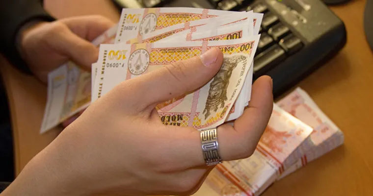 Бюджетникам Молдовы выплатят единовременную помощь до 4 тысяч леев