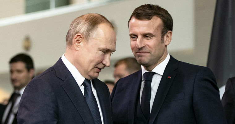 Макрон заявил о готовности к диалогу с Путиным.