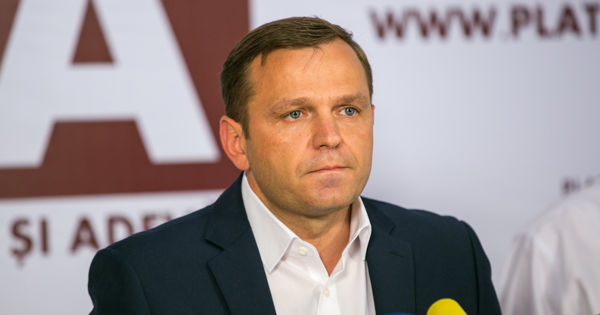 Андрей Нэстасе: Блок ACUM требует проведения специального заседания парламента.