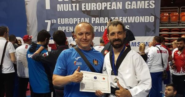 Петру Катарага завоевал серебряную медаль в категории K42 - 62 кг. Фото: realitatea.md.