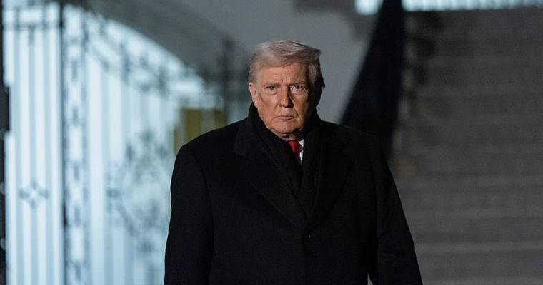 Трамп пригрозил Ирану военно-морской блокадой.