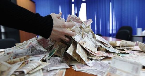 Cei mai mulţi dintre milionari sunt bărbaţi – 74 la sută, iar 26 la sută sunt femei. Foto: Adevarul.md