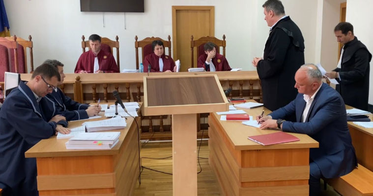 Дело Игоря Додона передадут другому судье через автоматическое распределение.