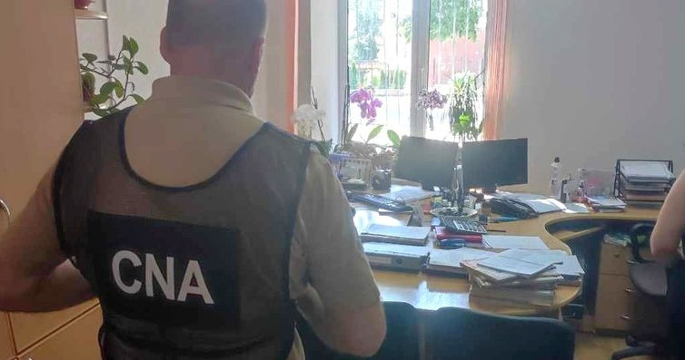 В Бельцах сотрудников управления соцпомощи подозревают в лишении жилья пенсионеров.