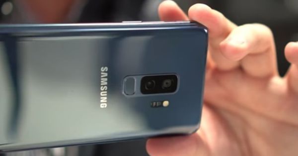 Флагманы Samsung уличили в рассылке личных фото.