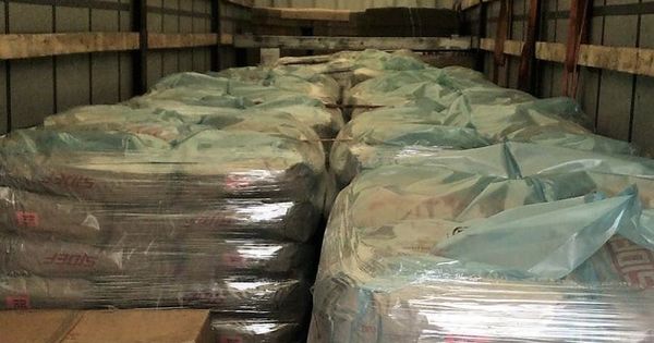 Сотни килограммов просроченной говядины едва не попали на рынки Кишинева.