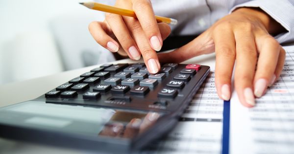 Граждане, получившие в 2021 году доходы, налогообложение которых производится налоговым органом, обязаны подать налоговую декларацию по подоходному налогу с физических лиц не позднее 31 марта.