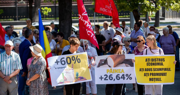 ПСРМ провела очередной протест против роста цен и призвала кабмин к отставке.