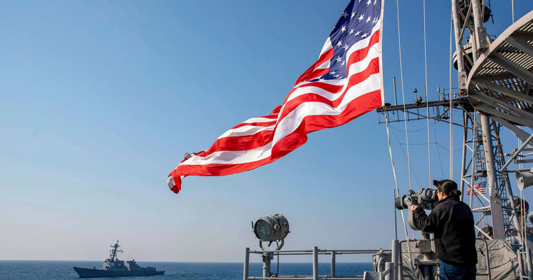 США нанесли удары по катерам и ЗРК на юге Ирана.