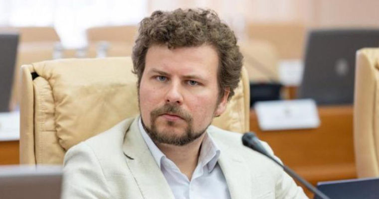 Perciun avertizează consiliile raionale care întârzie reorganizarea școlilor: Riscă suspendarea din funcție.