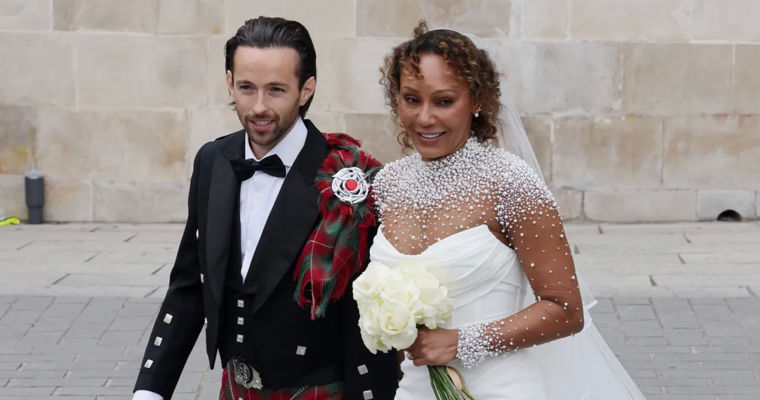 Экс-солистка Spice Girls в 50 лет в третий раз вышла замуж.