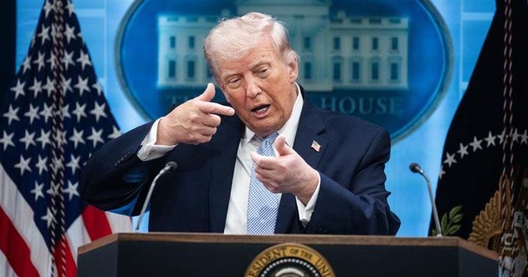 Трамп угрожает Ирану более интенсивными бомбардировками.