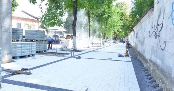Начался ремонт пешеходной зоны в историческом центре Кишинева.